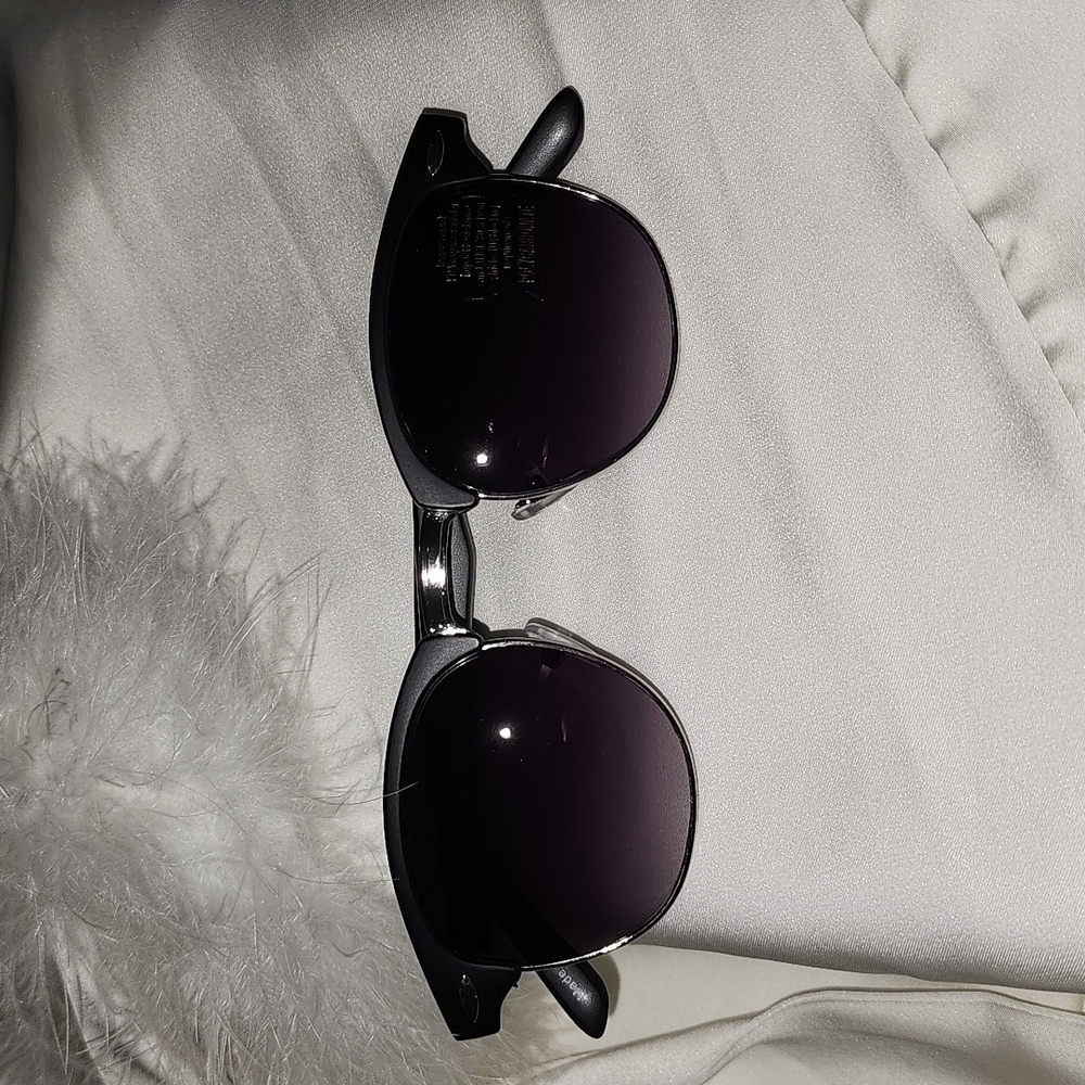Women's Black and silver  Sunglasses